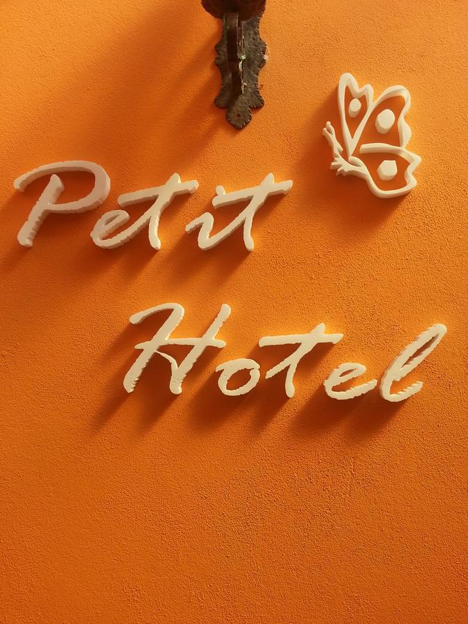Petit Caseros San Luis